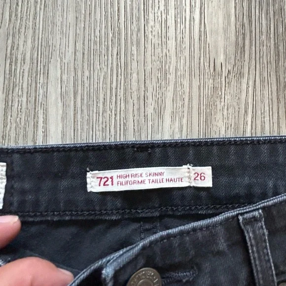 Levi's 721 Black Label Women's  High Rise Skinny Jeans. W26xL30 - Picture 2 of 11